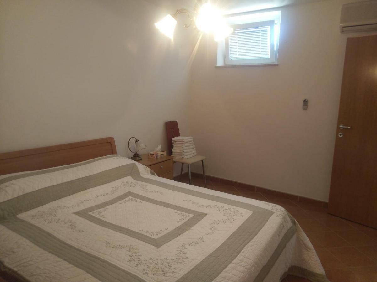 Apartment Lucija Betina  Extérieur photo